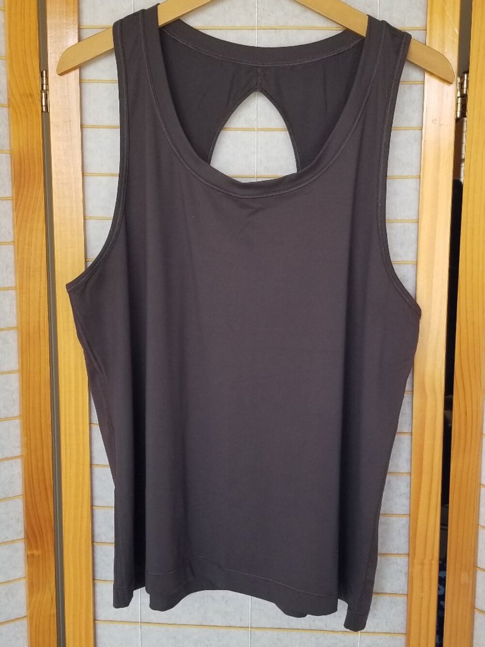 Athleta Gray Tank Top Back Cut Out Size 1X EUC